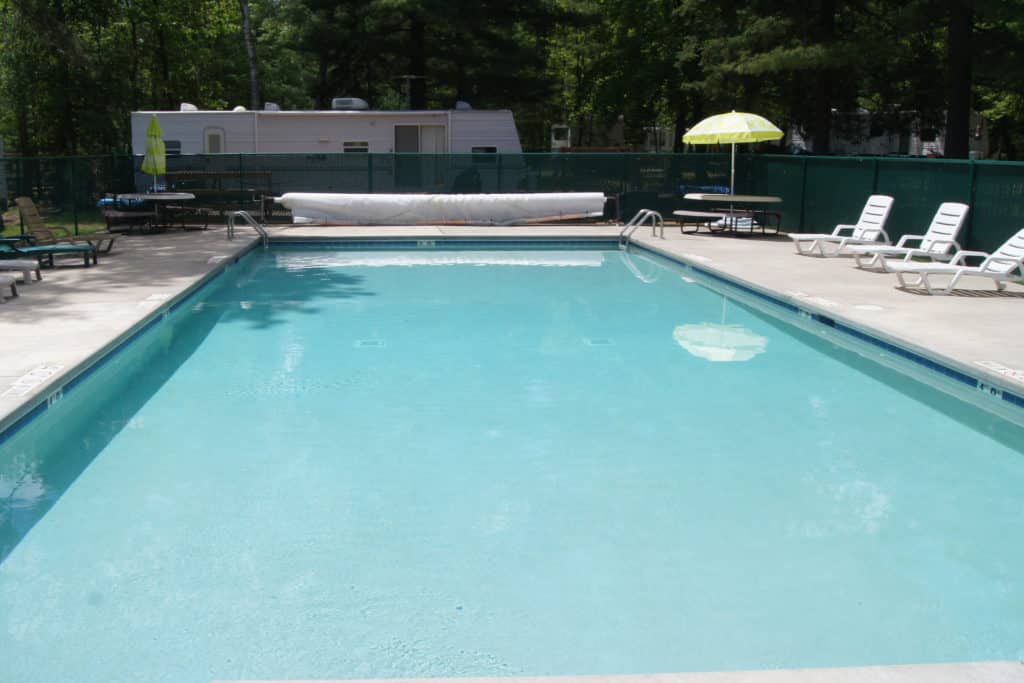 Chain O' Lakes Campground -- photo of the swimming pool