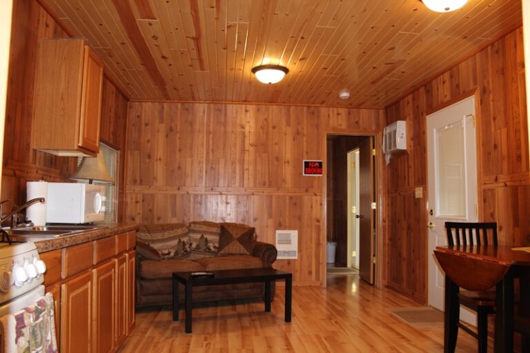 Deluxe Cabins Chain O' Lakes Campground Eagle River Wisconsin